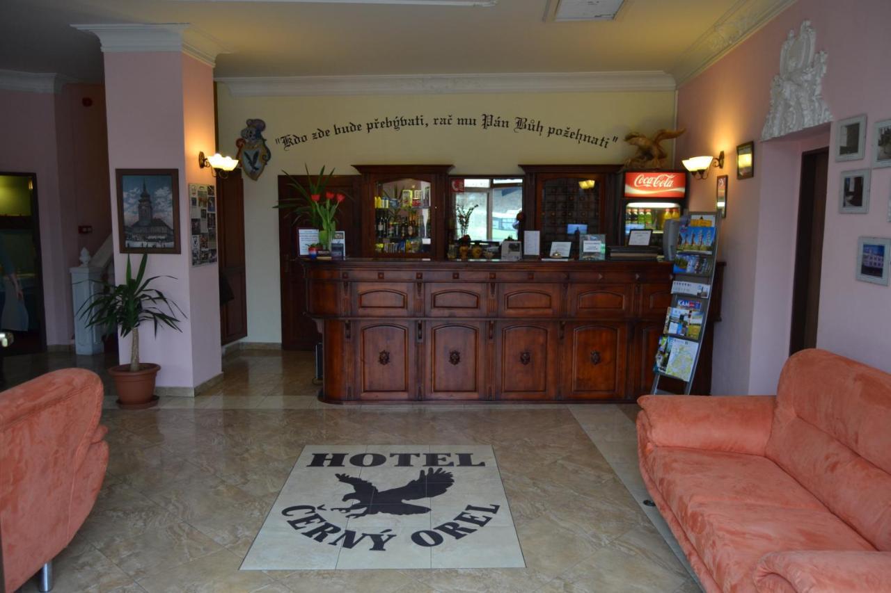 Hotel Cerny Orel Zatec Екстериор снимка