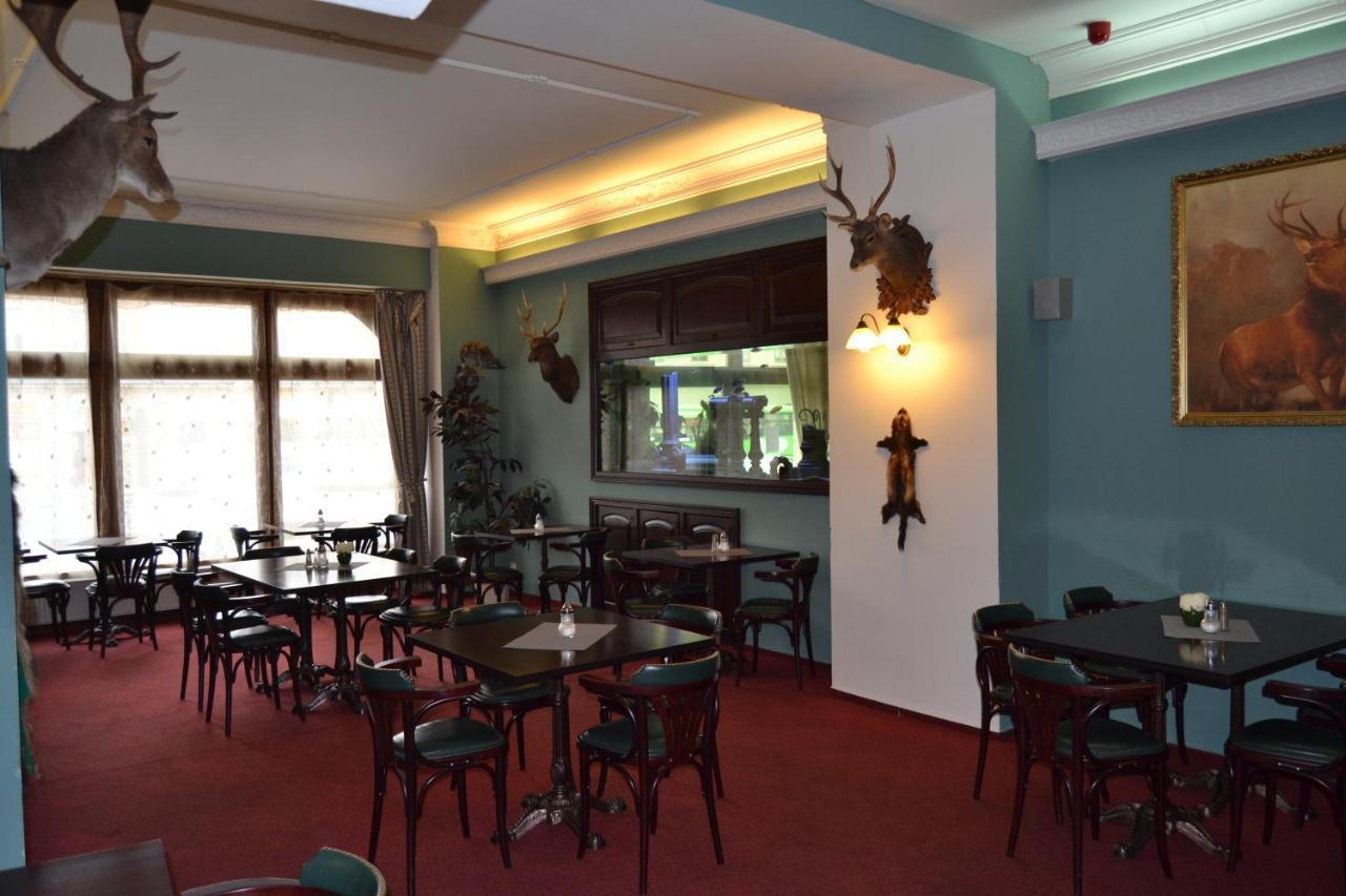 Hotel Cerny Orel Zatec Екстериор снимка